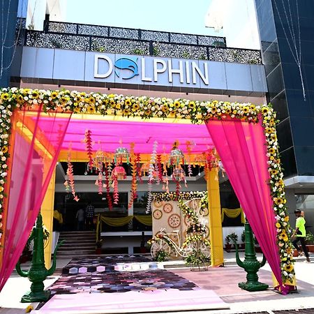 Dolphin Club Otel Chinhat Dış mekan fotoğraf