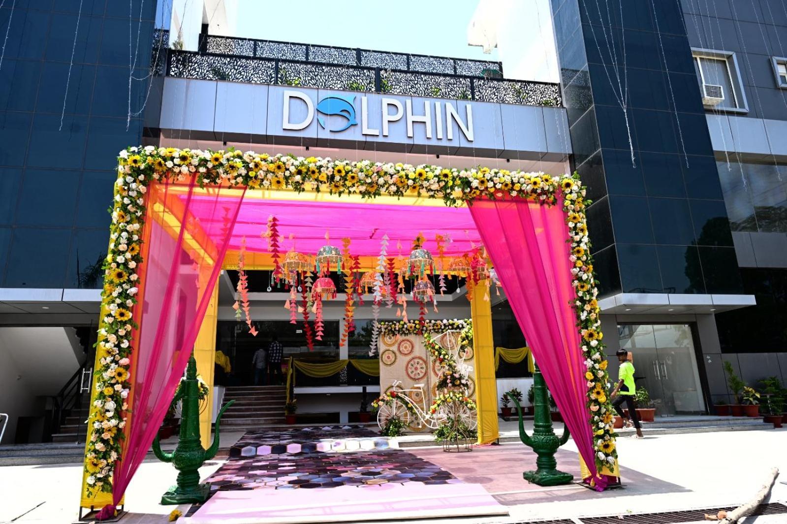 Dolphin Club Otel Chinhat Dış mekan fotoğraf