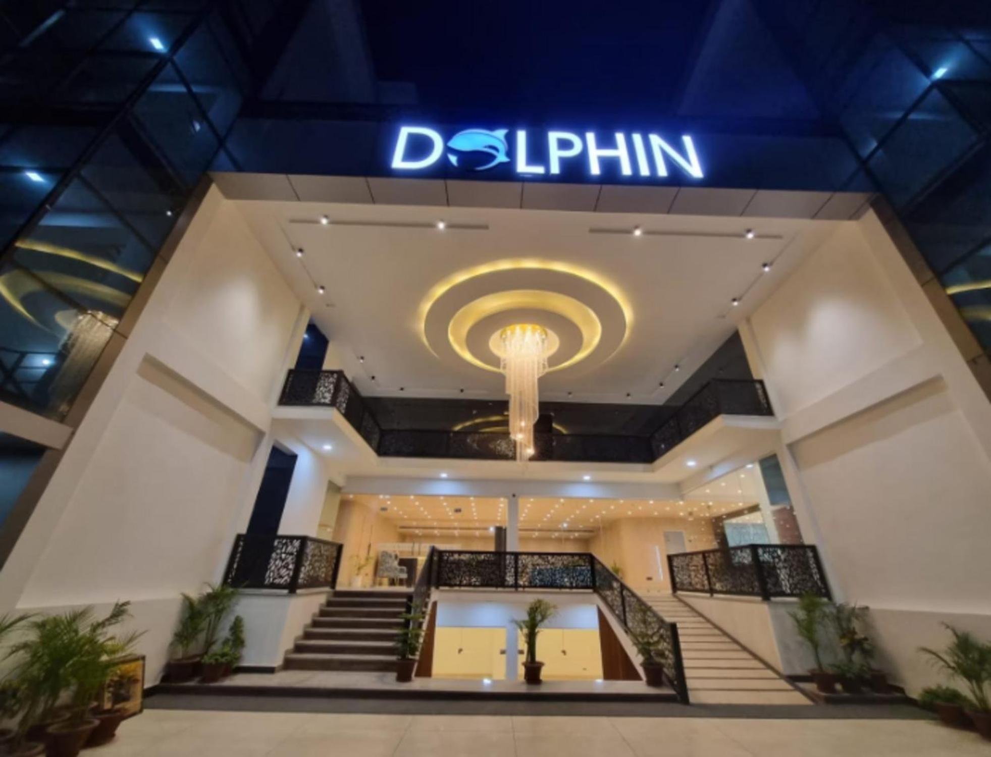 Dolphin Club Otel Chinhat Dış mekan fotoğraf