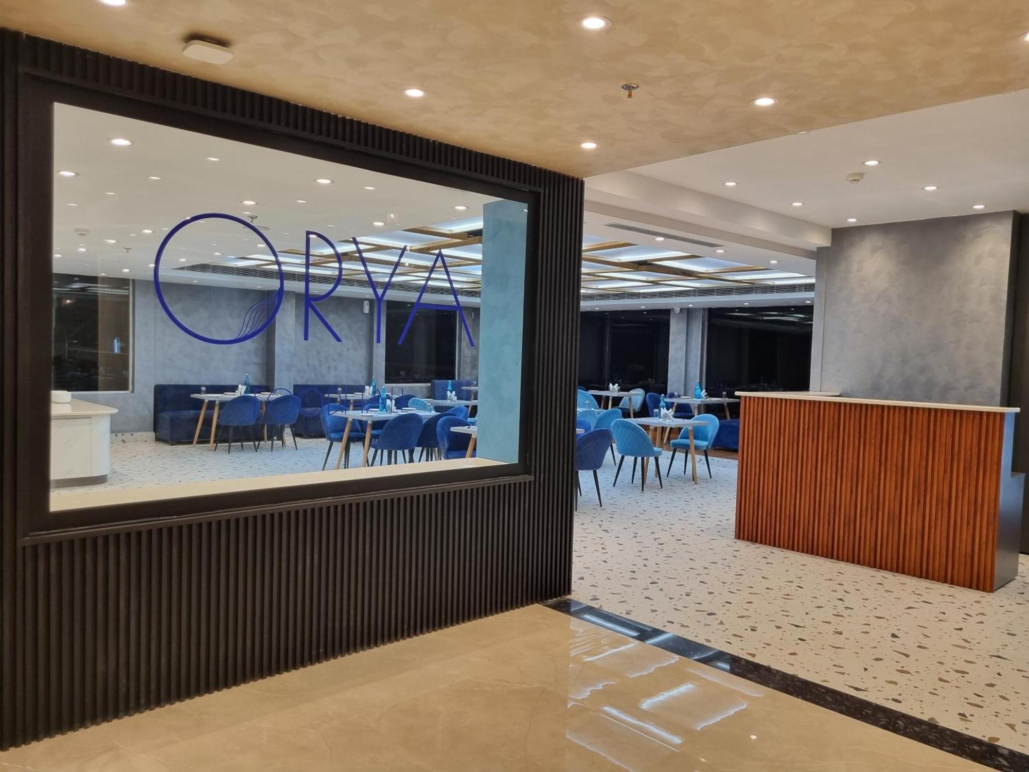 Dolphin Club Otel Chinhat Dış mekan fotoğraf