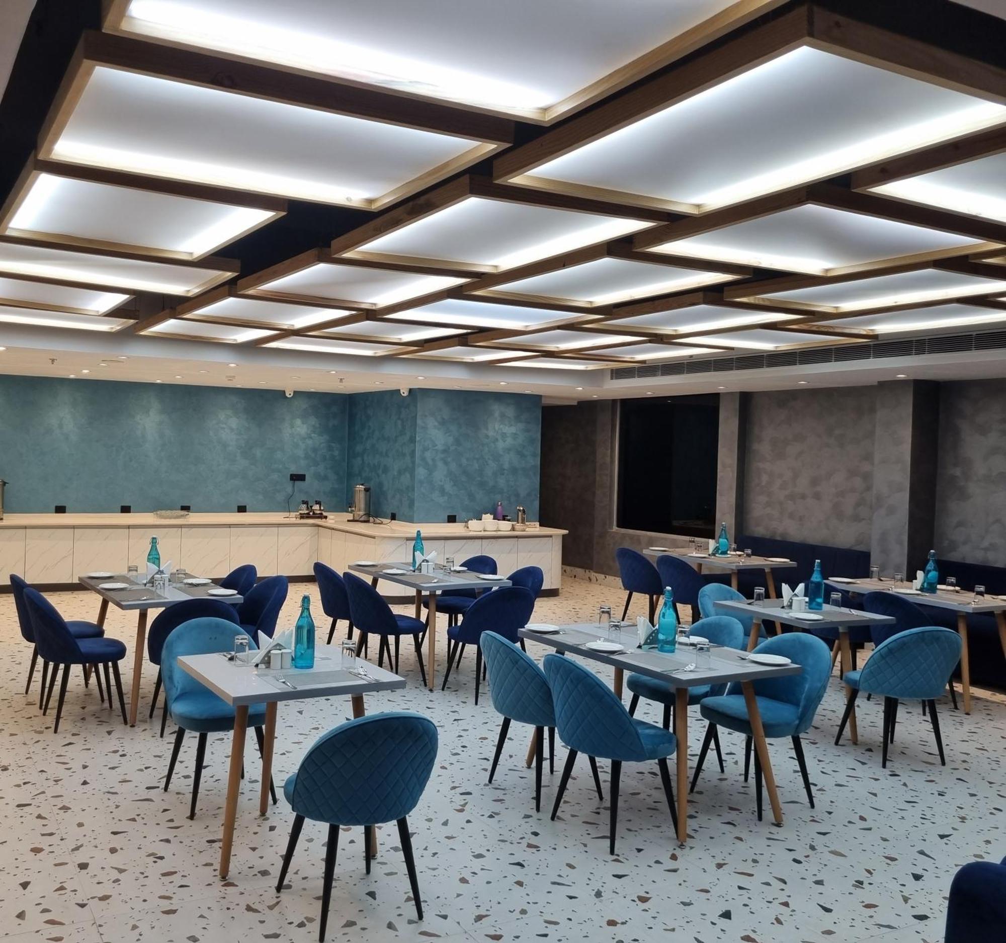 Dolphin Club Otel Chinhat Dış mekan fotoğraf