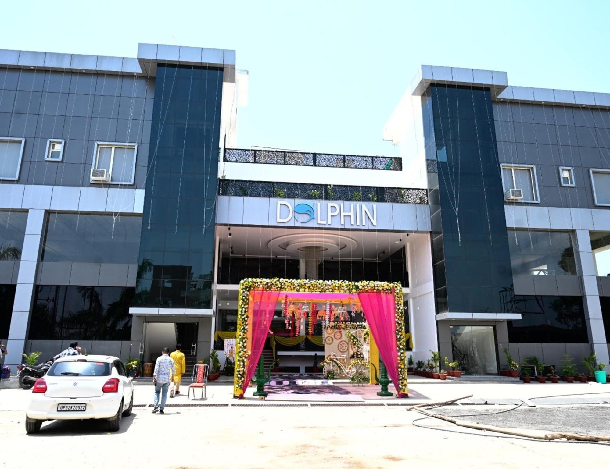Dolphin Club Otel Chinhat Dış mekan fotoğraf